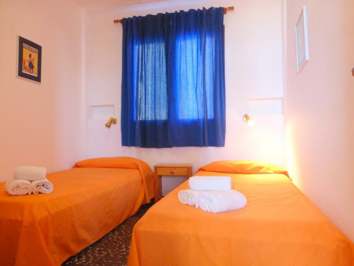 Rentalmar El Capitan Hospitalet De L'Infant Exterior photo
